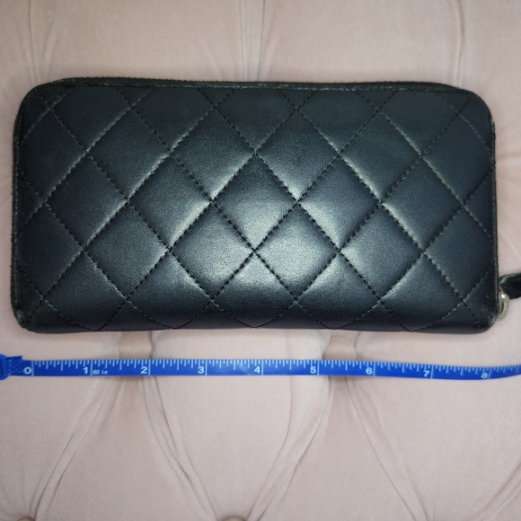 Chanel Matelasse Long Zippered Wallet - Picture 5 of 12